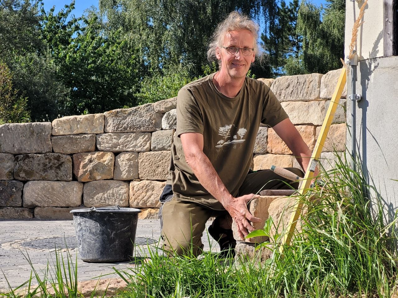 Gartengestaltung und Naturstein Kuss
